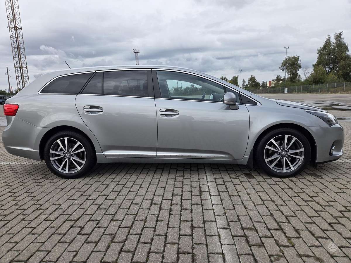 Toyota Avensis 2012 — photo 6