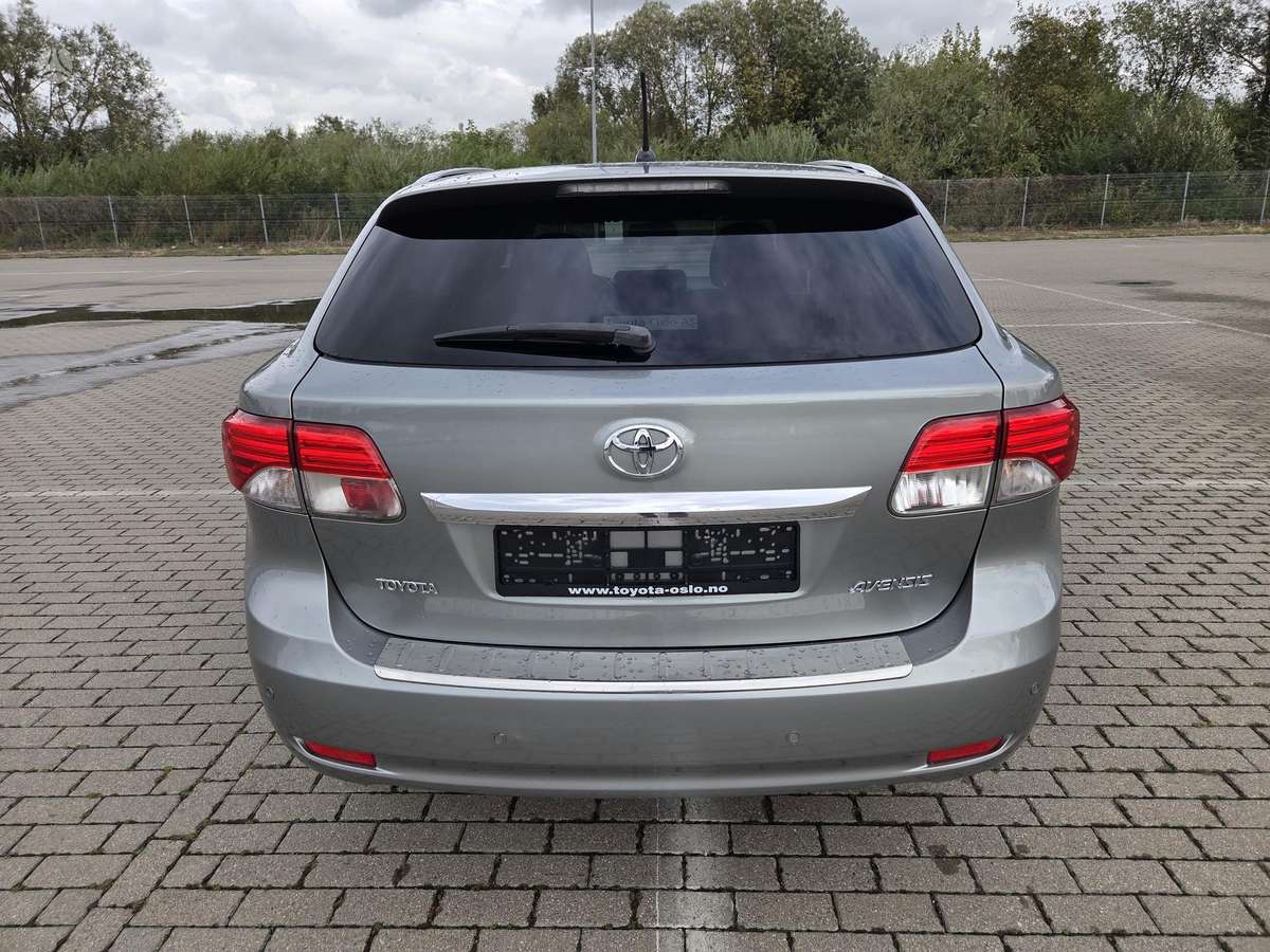 Toyota Avensis 2012 — photo 7
