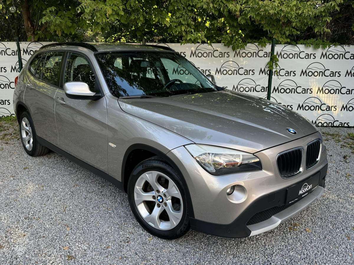 BMW X1 2011 — interior