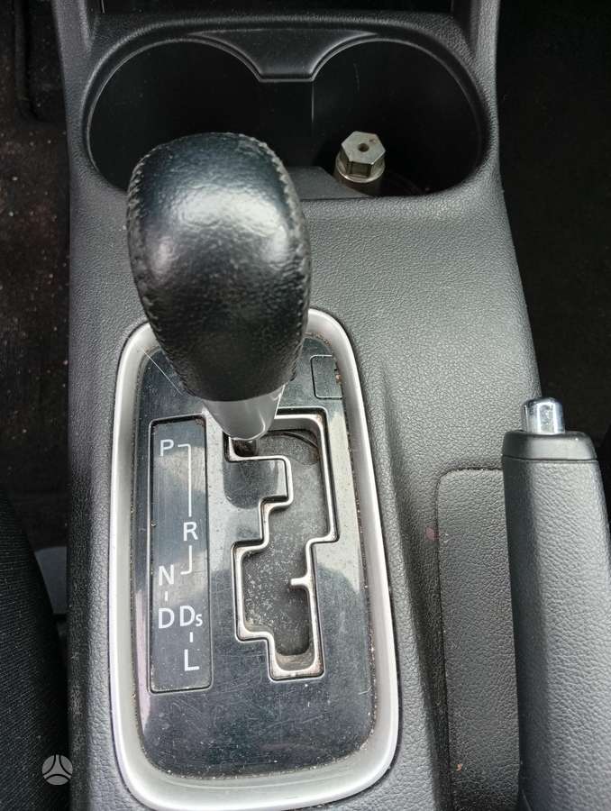 Mitsubishi Outlander 2015 — interior