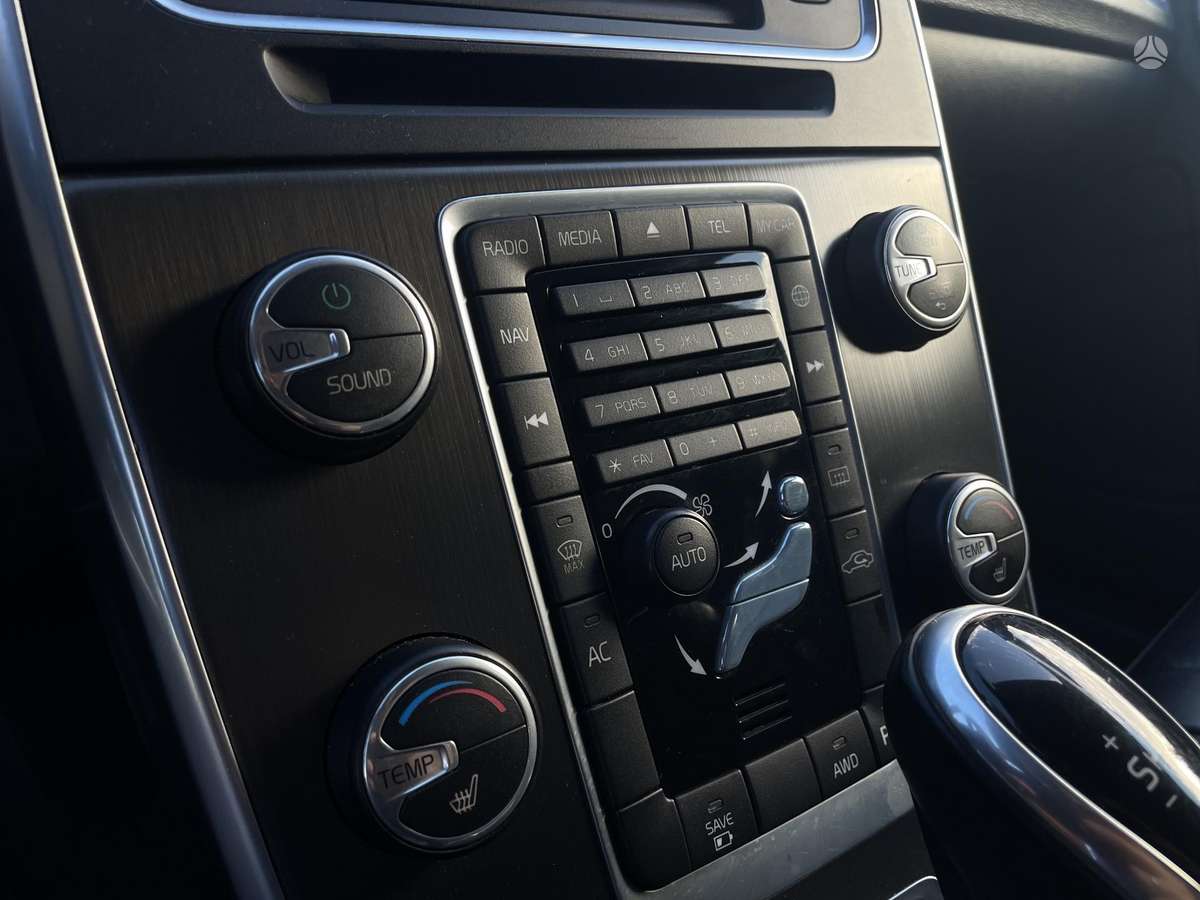 Volvo V60 2014 — photo 15
