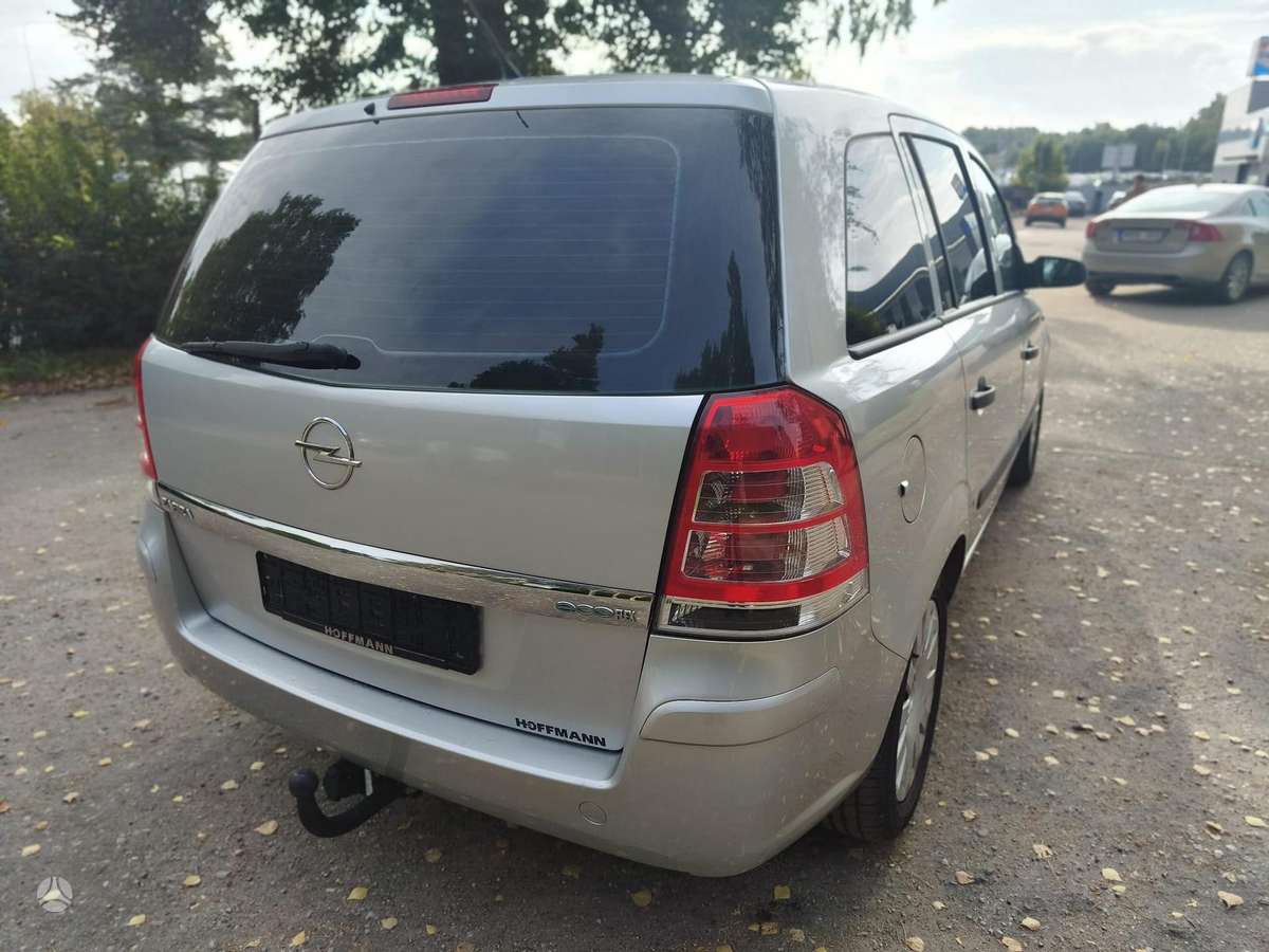 Opel Zafira 2009 — photo 10