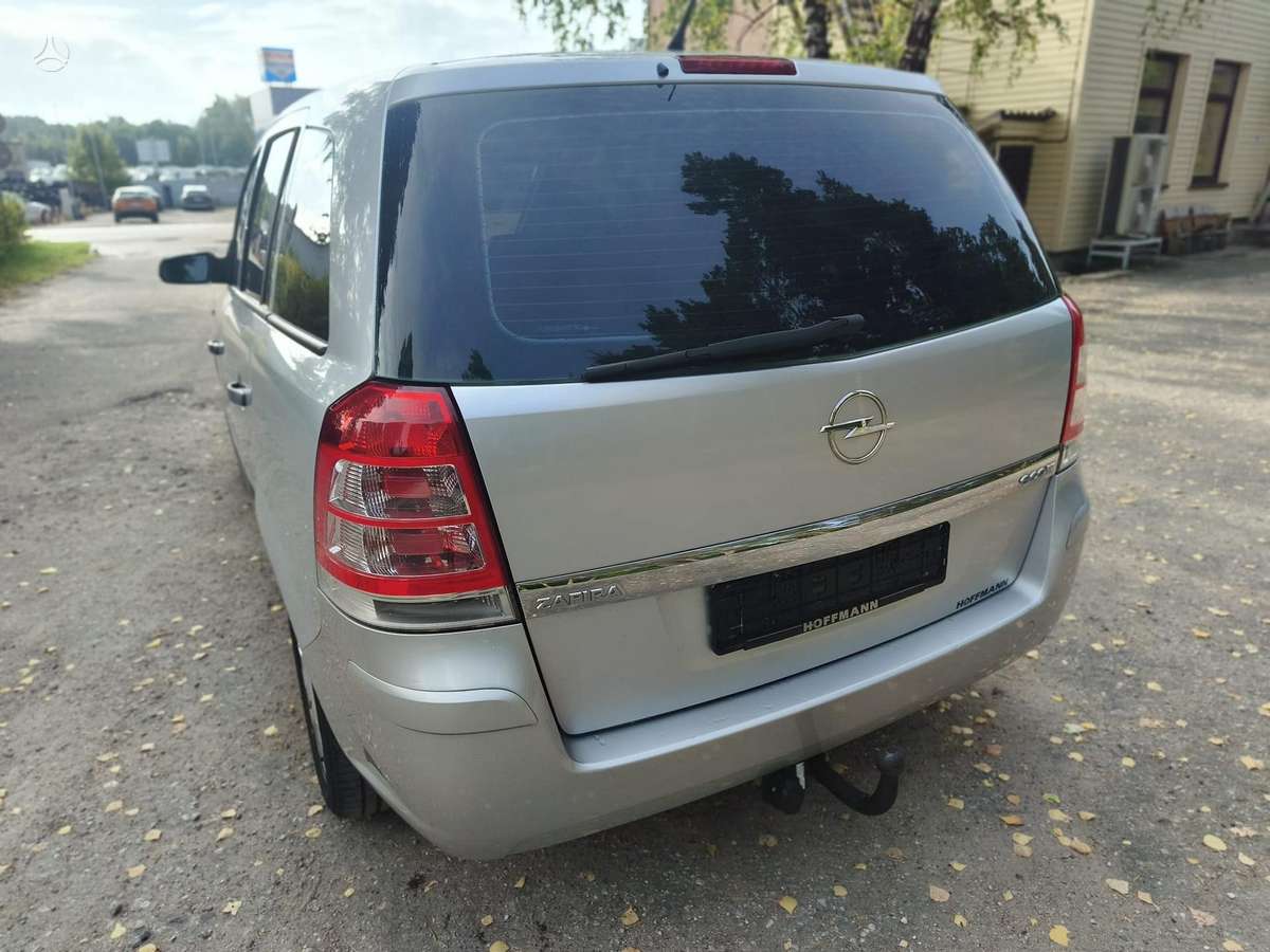 Opel Zafira 2009 — photo 13