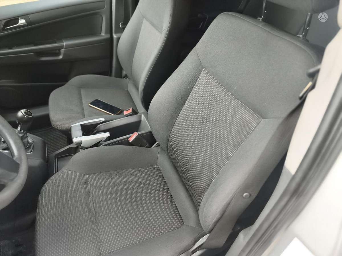 Opel Zafira 2009 — photo 16