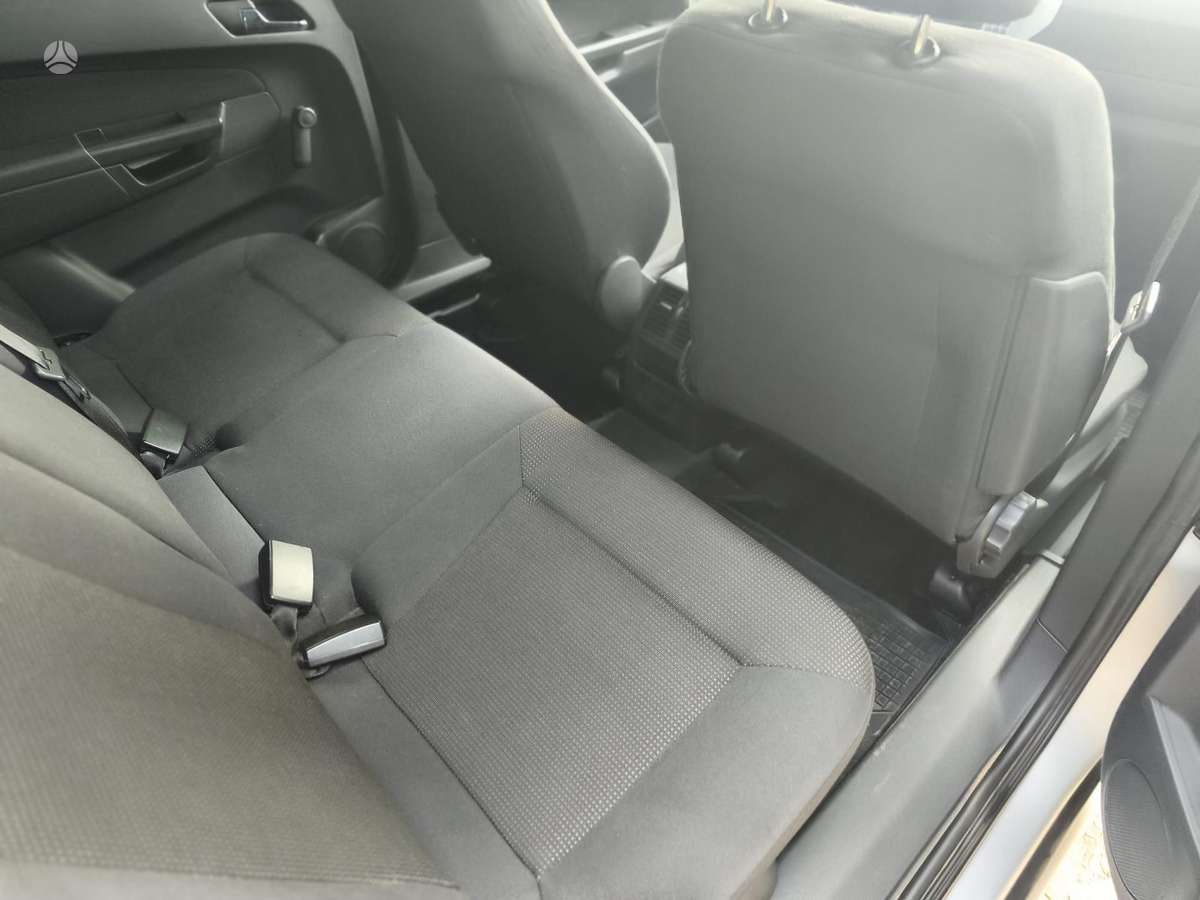 Opel Zafira 2009 — photo 17