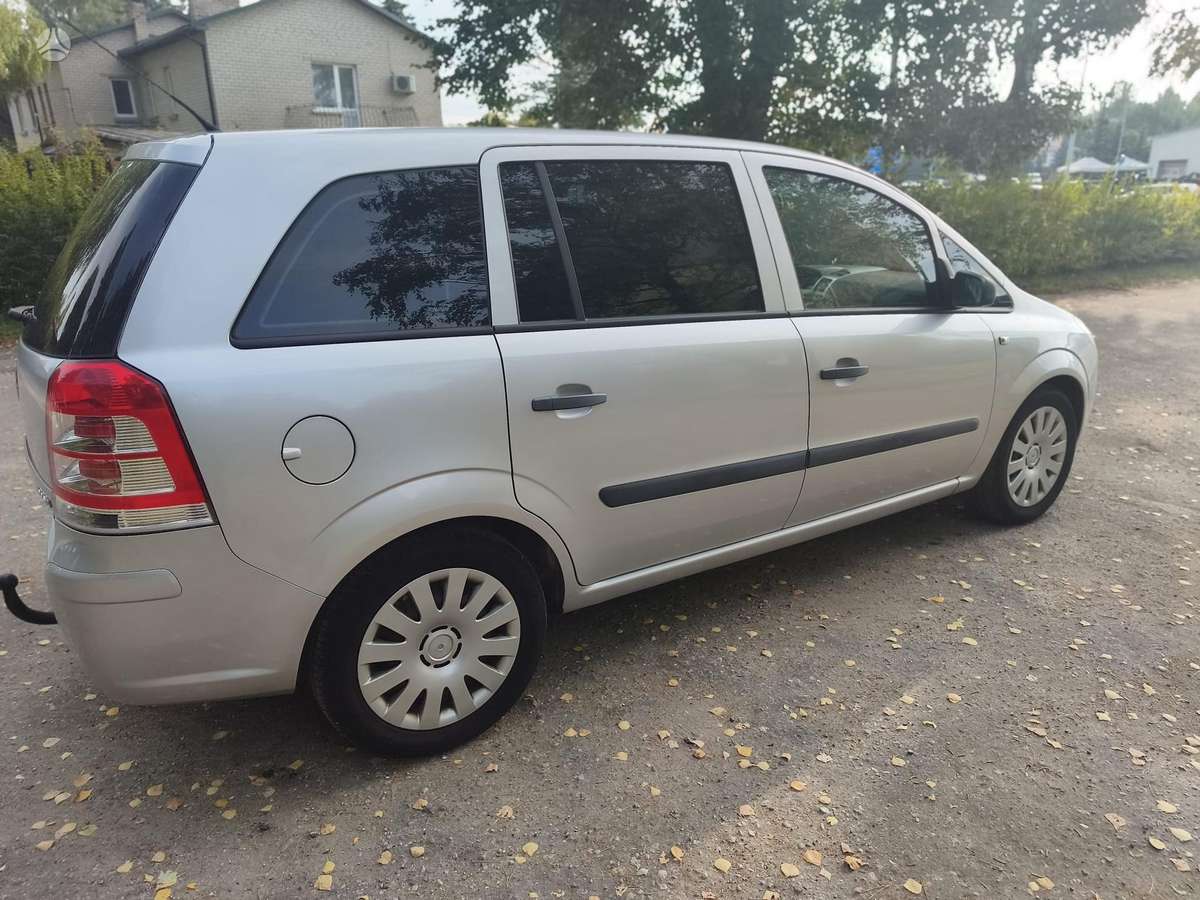 Opel Zafira 2009 — photo 5