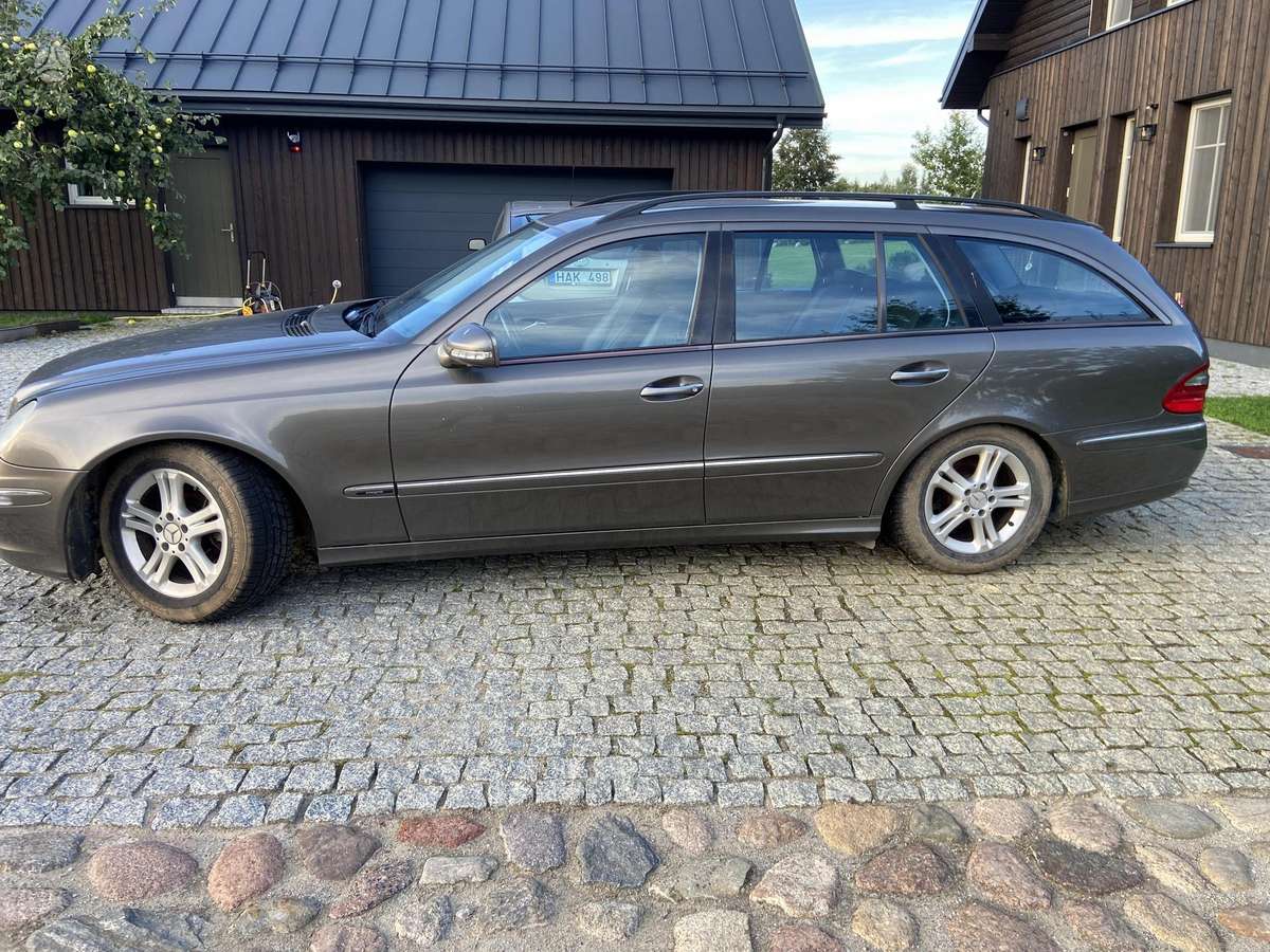 Mercedes-Benz E220 2007 — photo 9