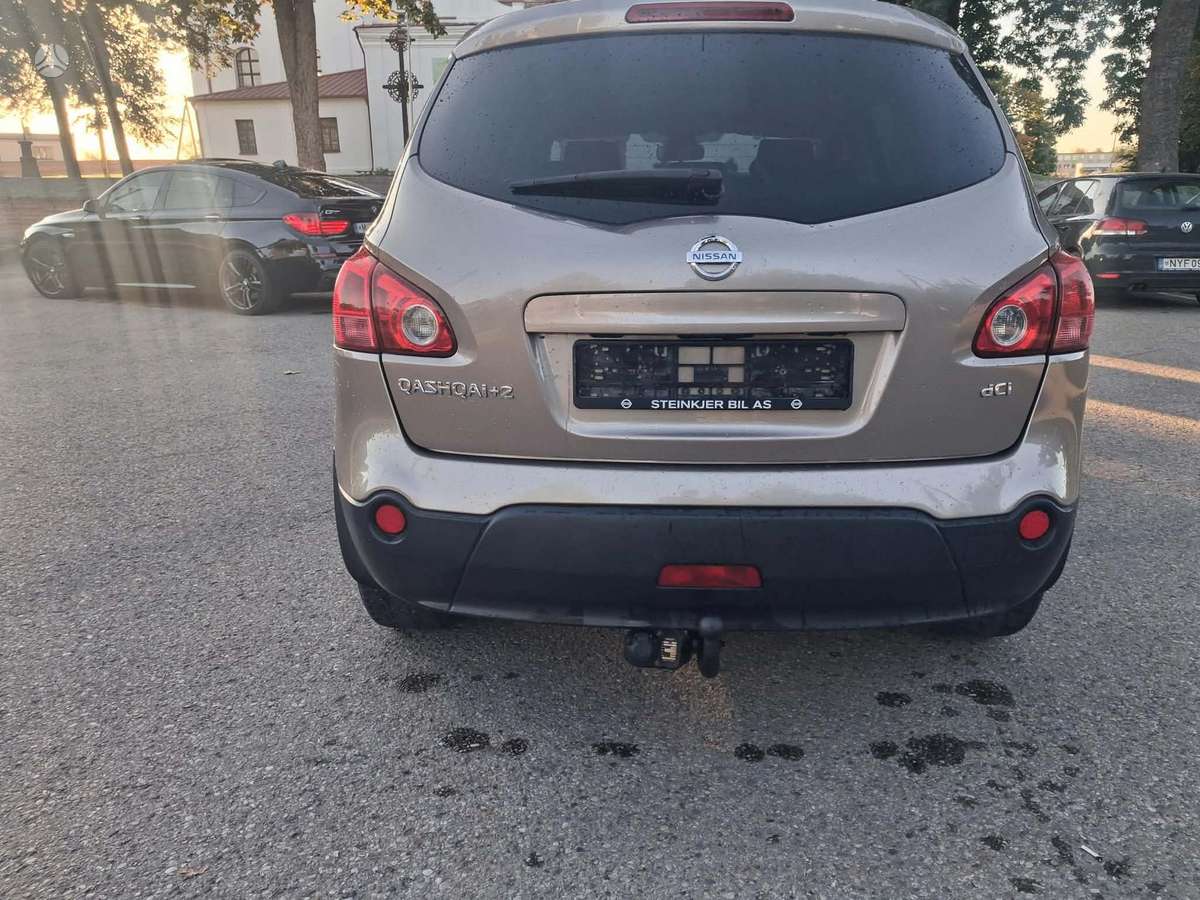 Nissan Qashqai+2 2009 — photo 11