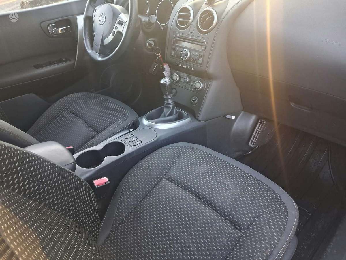 Nissan Qashqai+2 2009 — photo 22