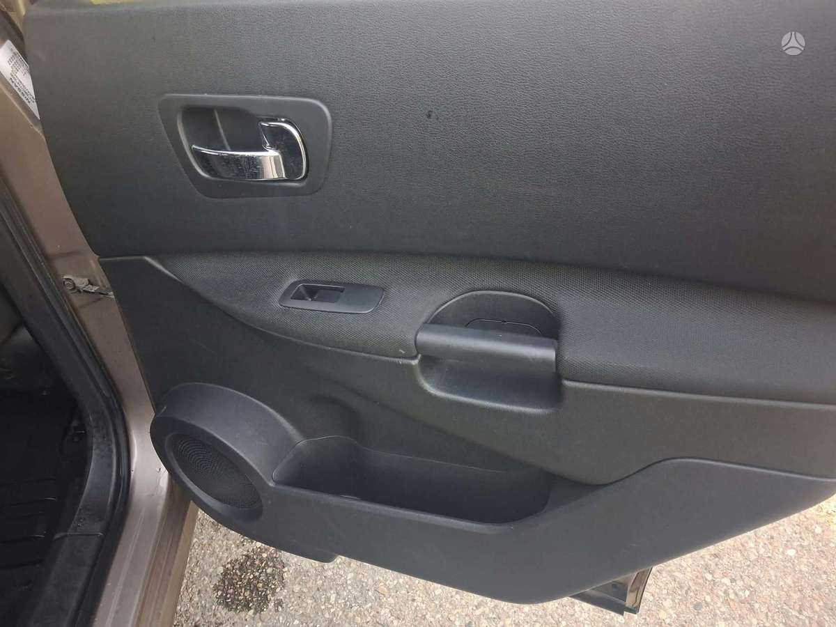 Nissan Qashqai+2 2009 — photo 25