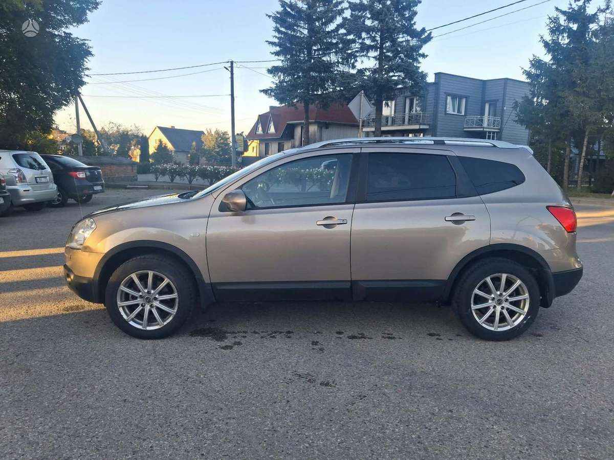 Nissan Qashqai+2 2009 — photo 8