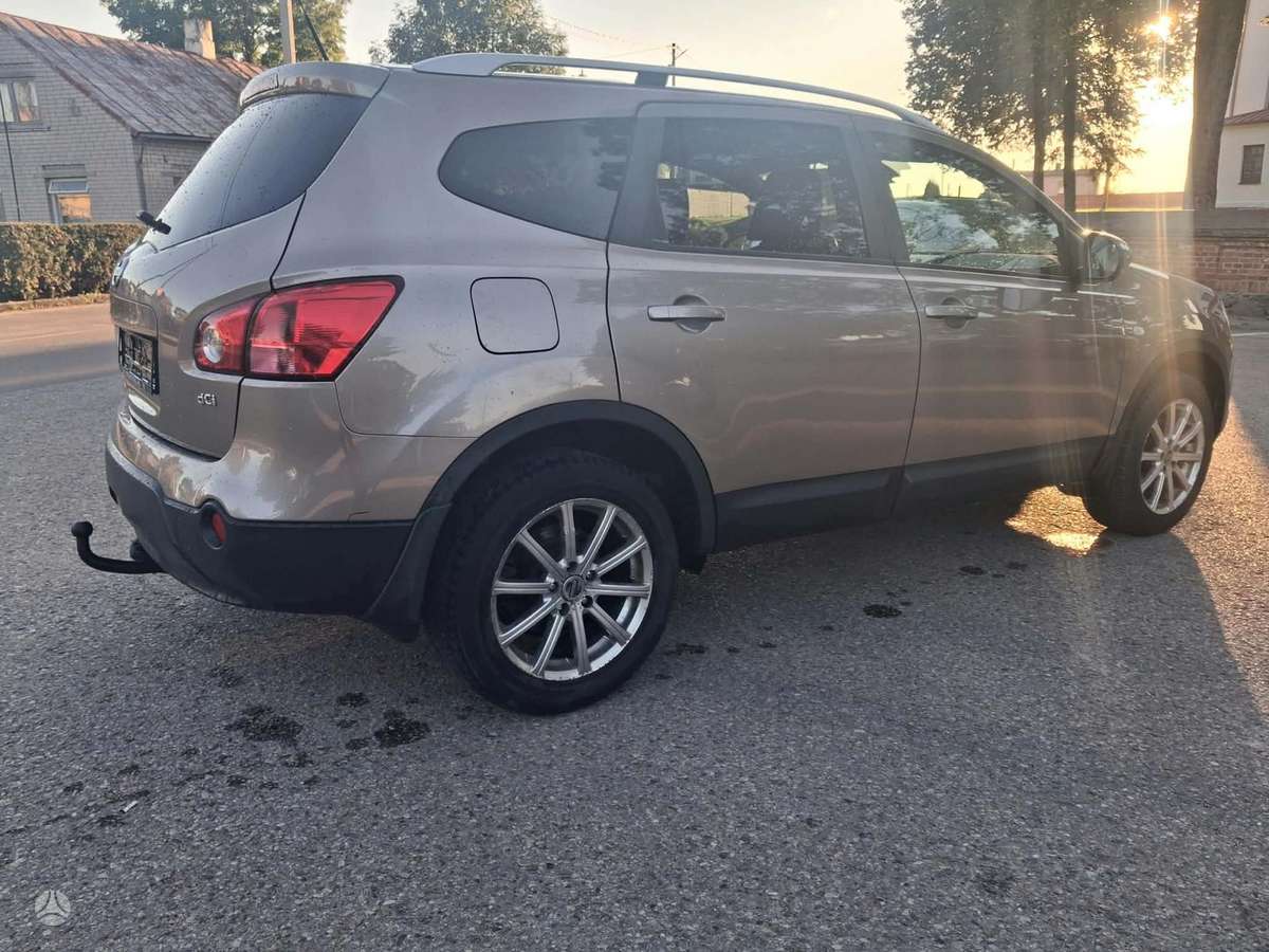 Nissan Qashqai+2 2009 — photo 9