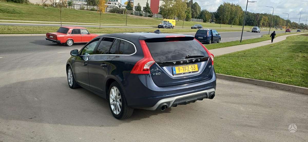 Volvo V60 2014 — photo 8