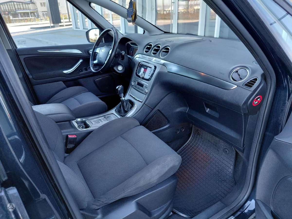 Ford S-MAX 2009 — photo 11