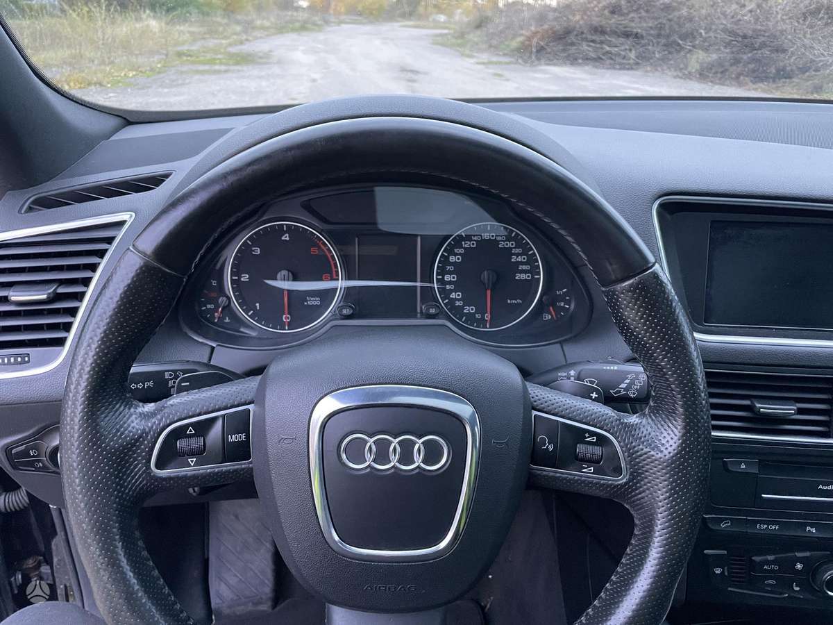 Audi Q5 2009 — photo 11