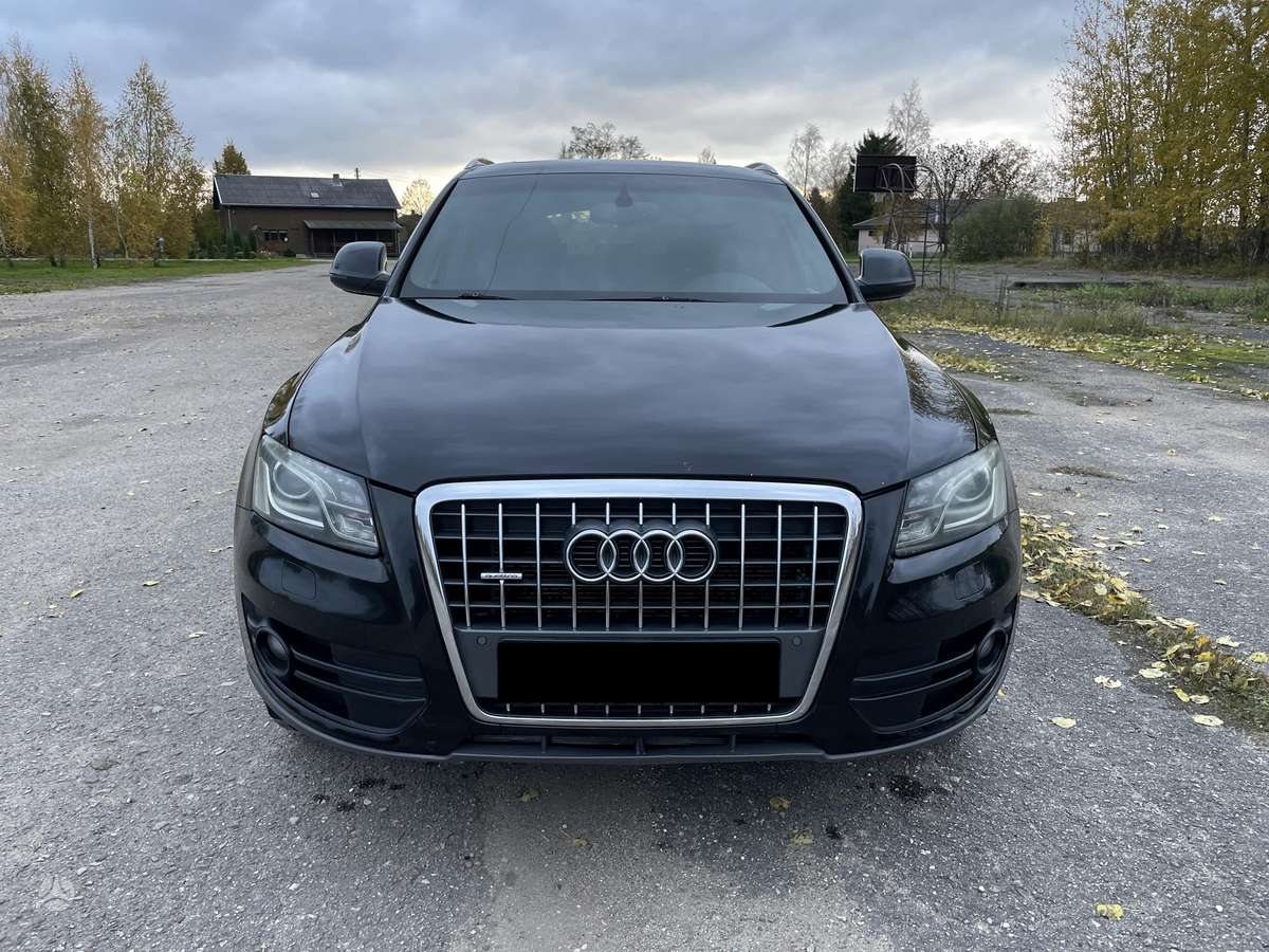 Audi Q5 2009 — rear view