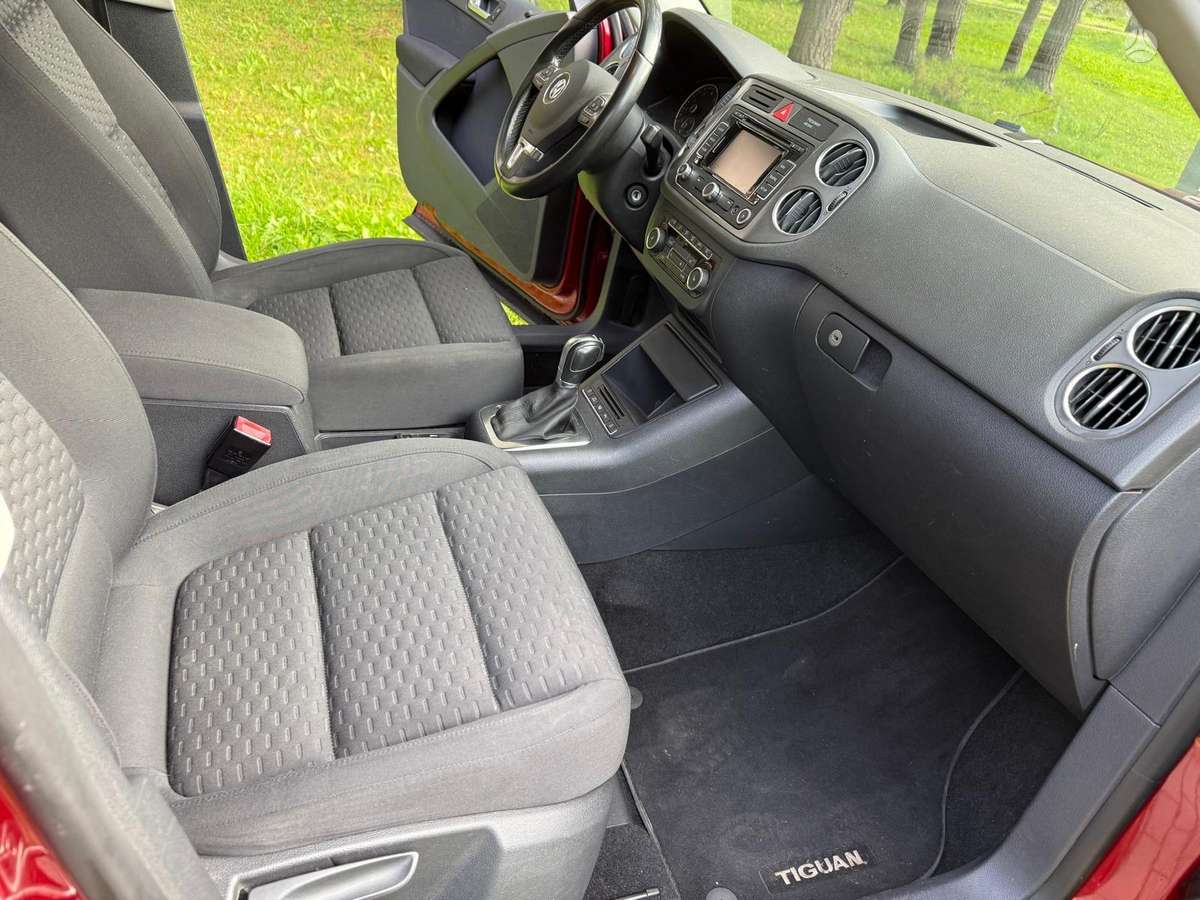 Volkswagen Tiguan 2011 — photo 12
