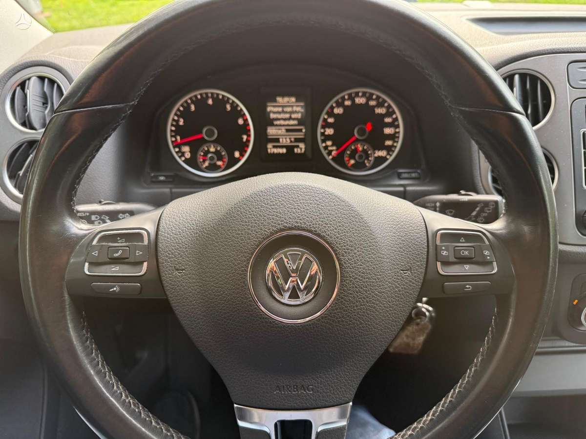 Volkswagen Tiguan 2011 — photo 13