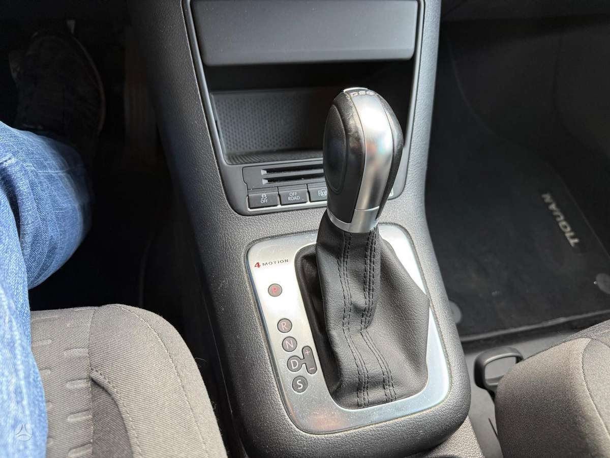 Volkswagen Tiguan 2011 — photo 17