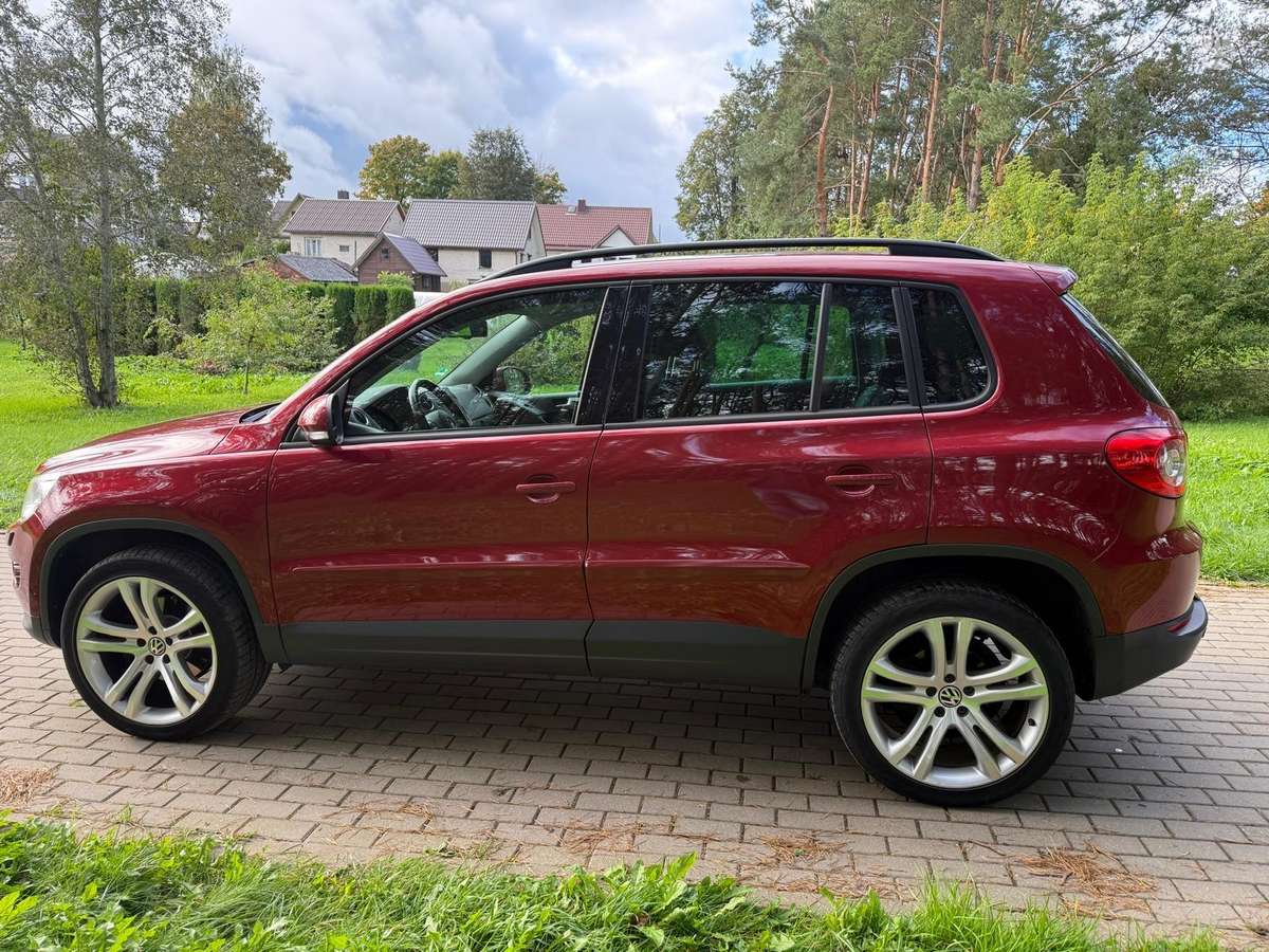 Volkswagen Tiguan 2011 — photo 8