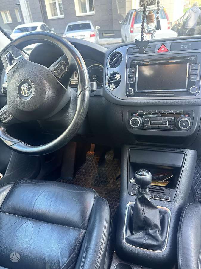 Volkswagen Tiguan 2010 — photo 6
