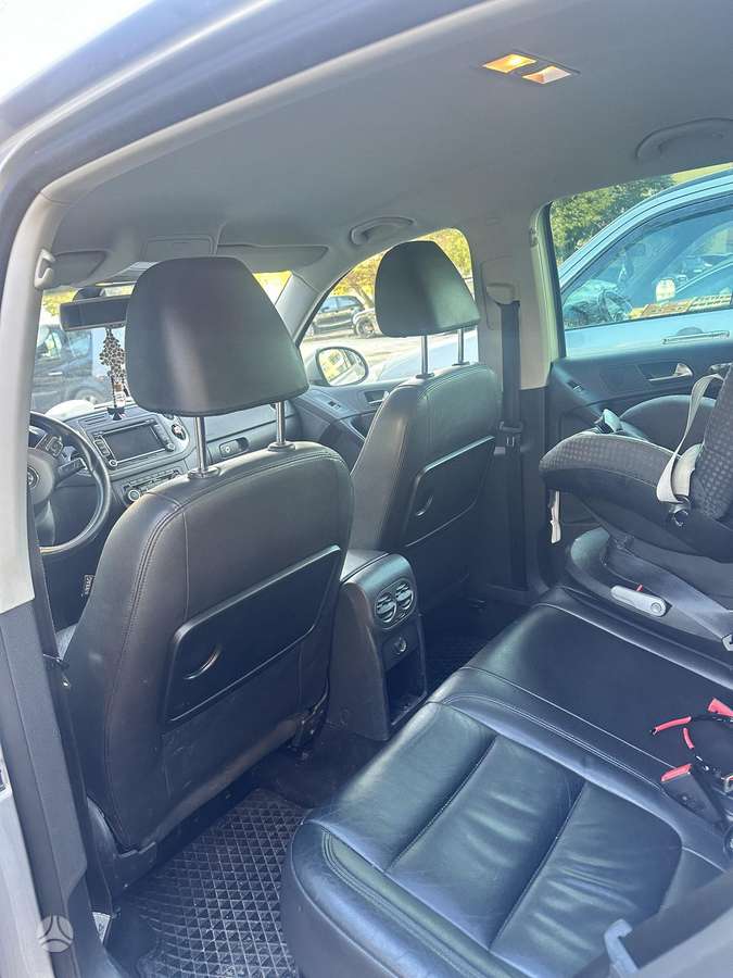 Volkswagen Tiguan 2010 — photo 7