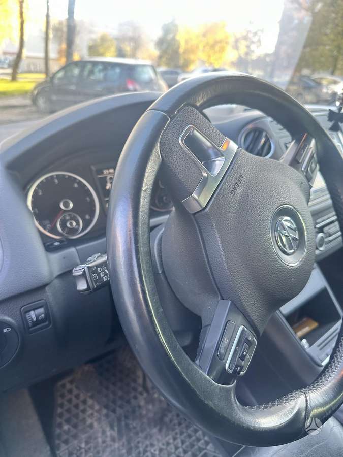 Volkswagen Tiguan 2010 — photo 8