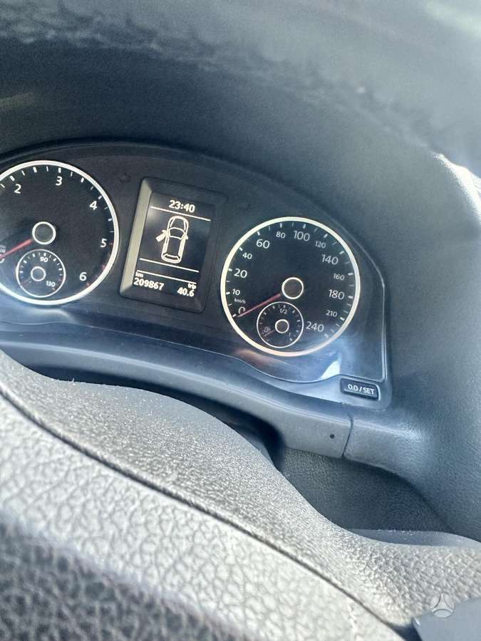Volkswagen Tiguan 2010 — photo 9