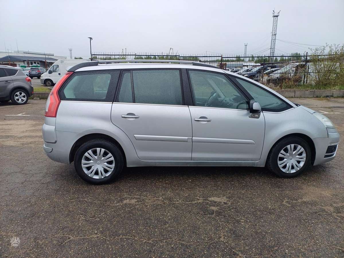 Citroen Grand 2012 — салон
