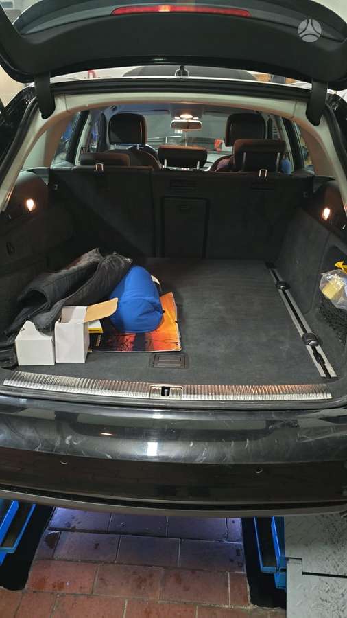 Audi A6 2015 — engine 3000 cm³, 272 HP (200kW)