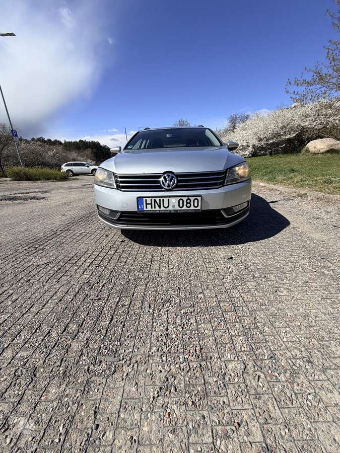 Volkswagen Passat, 2011