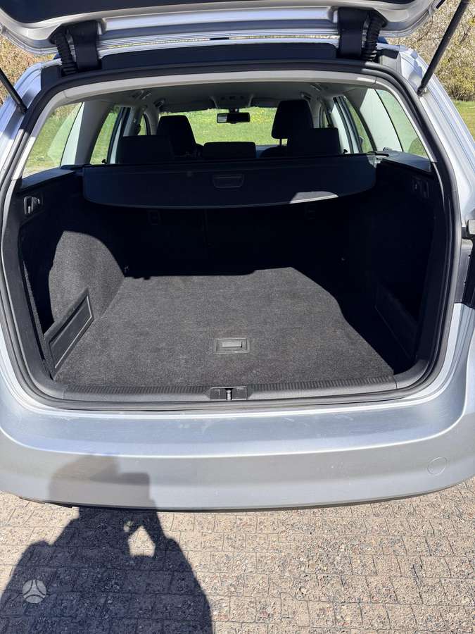 Volkswagen Passat 2011 — photo 12