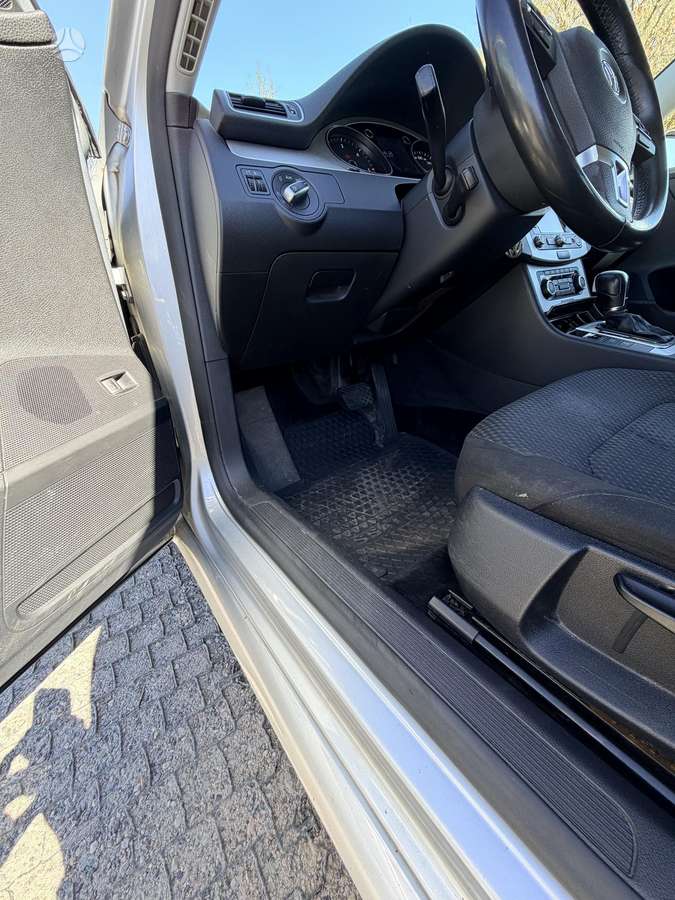 Volkswagen Passat 2011 — photo 13