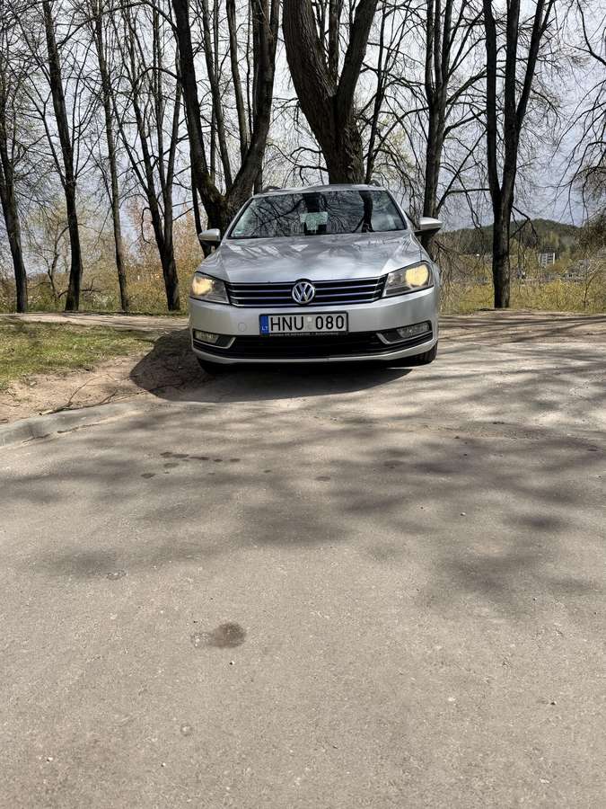 Volkswagen Passat 2011 — photo 14