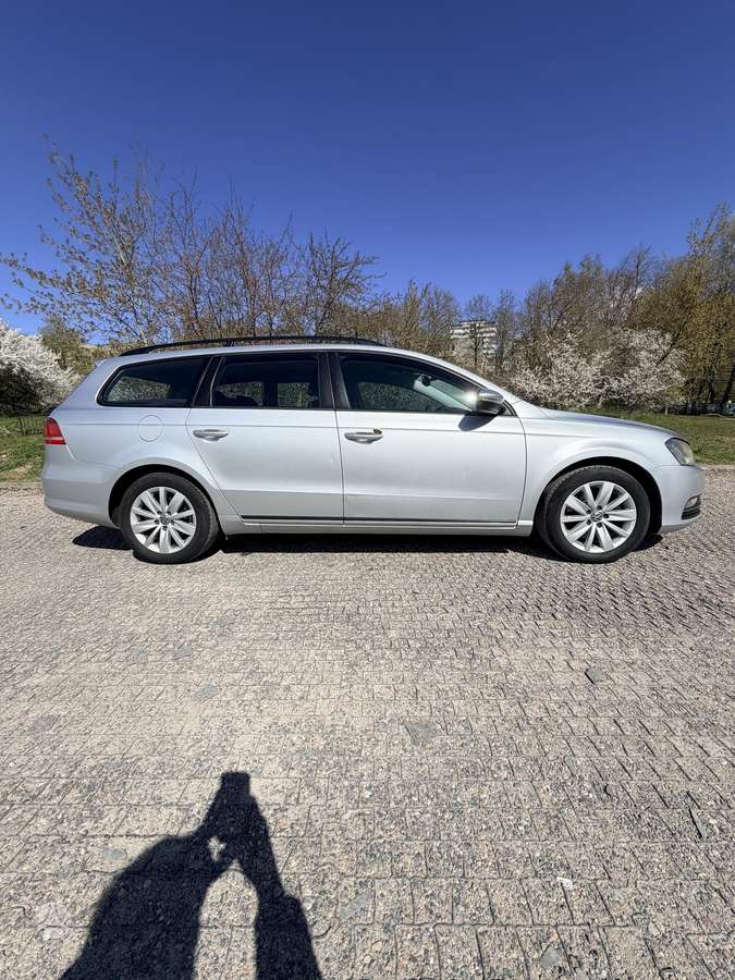 Volkswagen Passat 2011 — engine 1968 cm³, 140 HP (103kW)