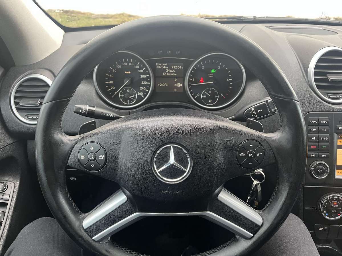 Mercedes-Benz ML350 2009 — photo 8