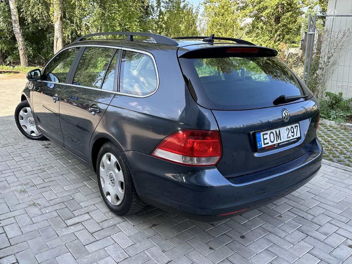 Volkswagen Golf 2008 — салон