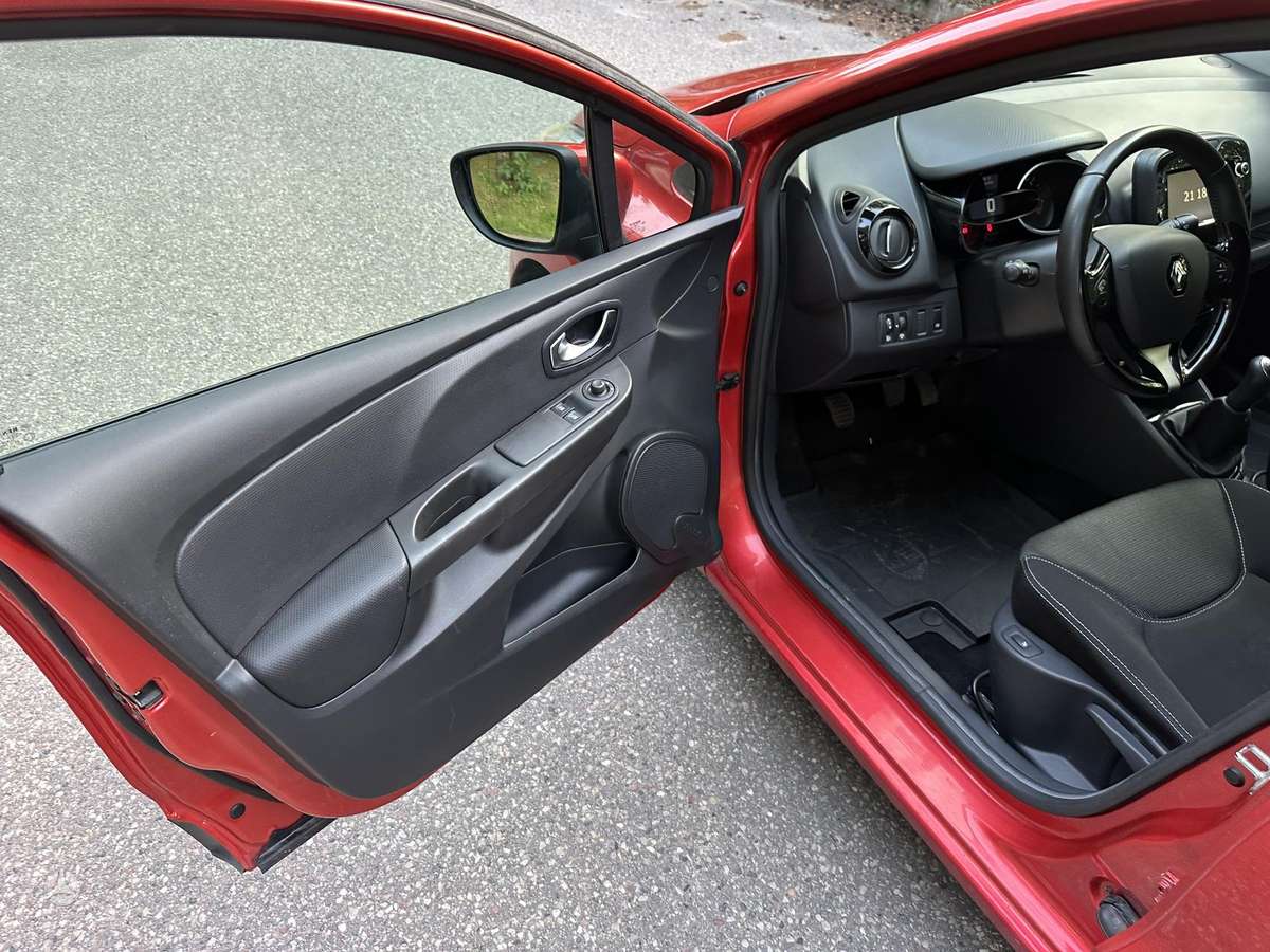 Renault Clio 2015 — photo 10