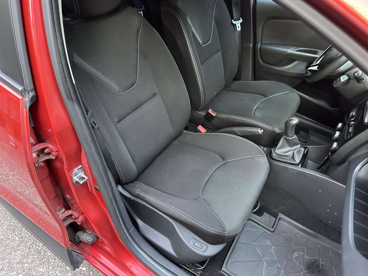 Renault Clio 2015 — photo 13