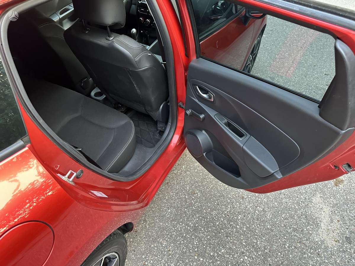 Renault Clio 2015 — photo 16