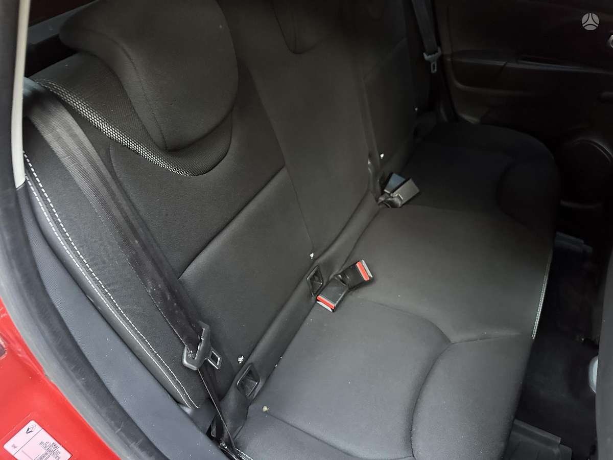 Renault Clio 2015 — photo 17