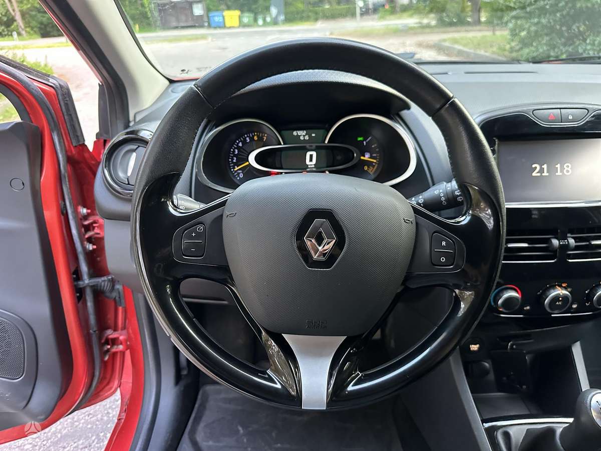 Renault Clio 2015 — photo 18