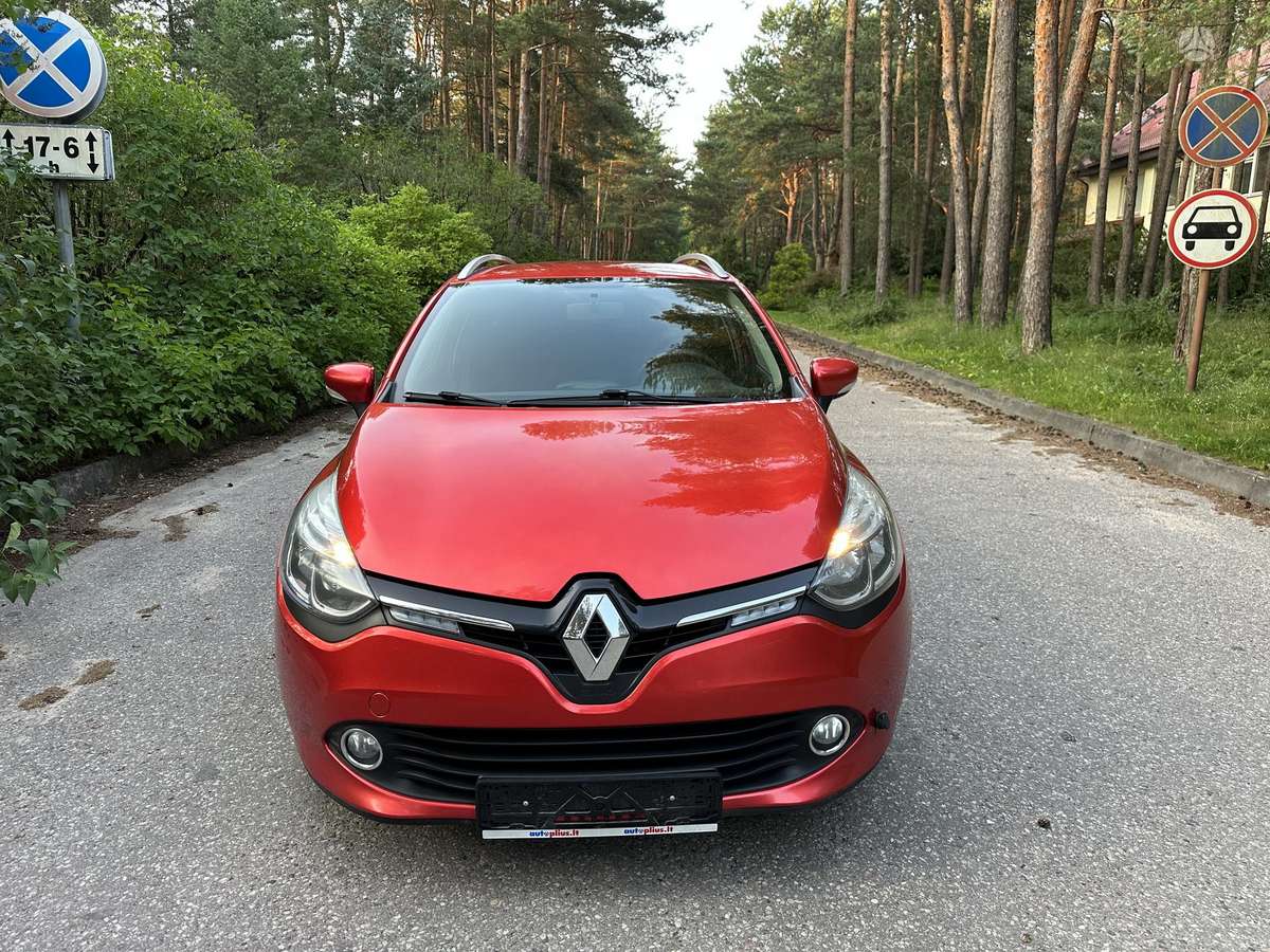 Renault Clio 2015 — rear view