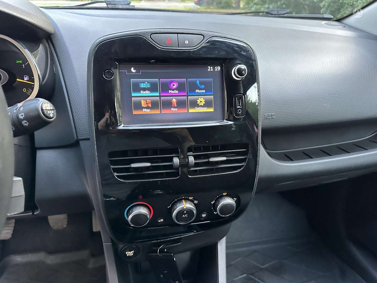 Renault Clio 2015 — photo 20