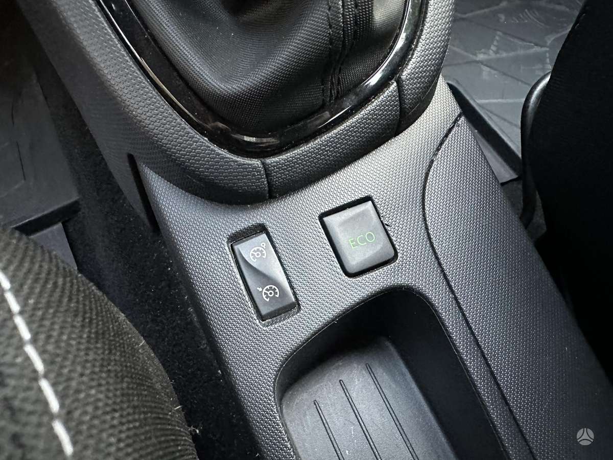 Renault Clio 2015 — photo 23