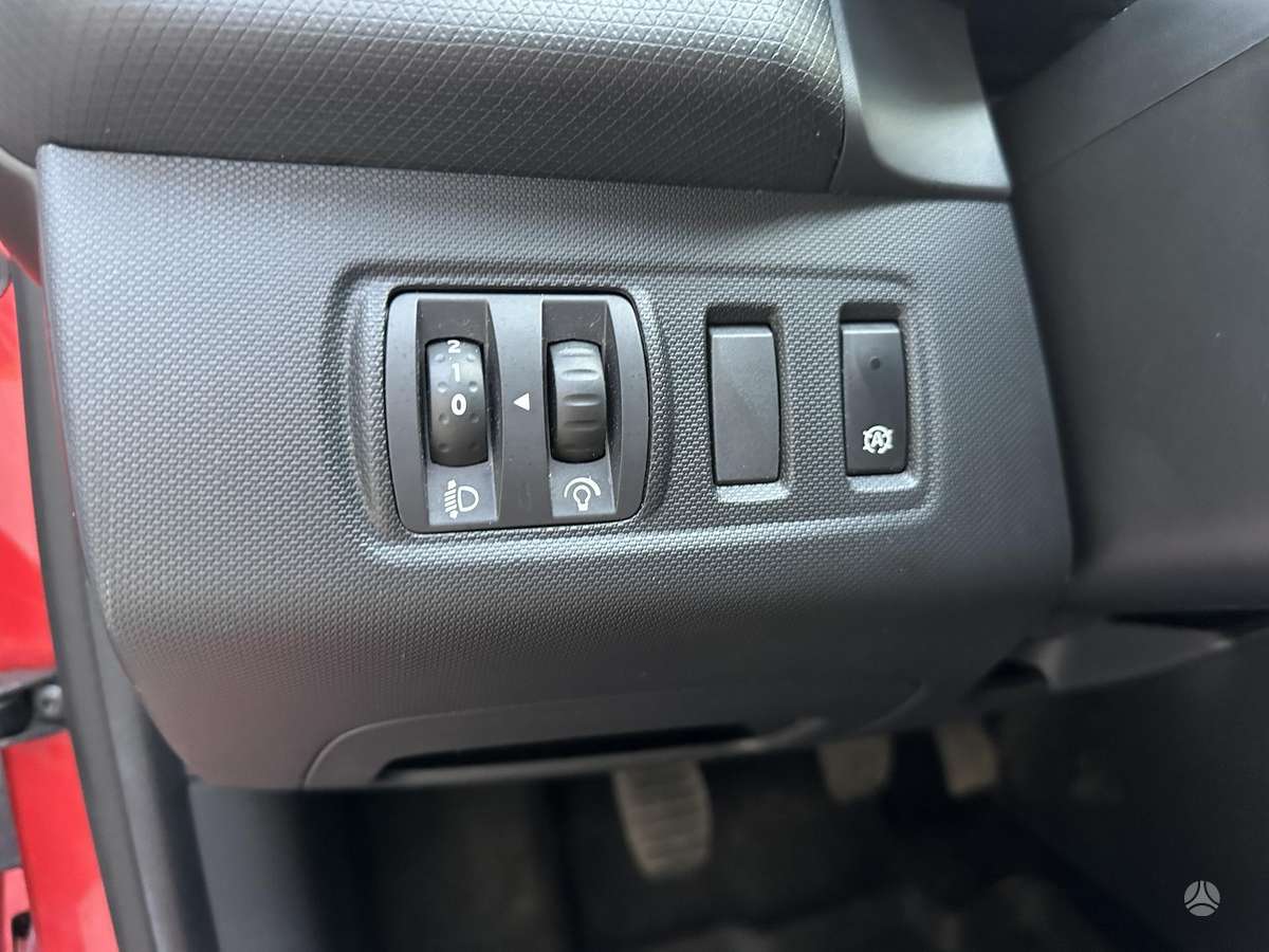 Renault Clio 2015 — photo 25
