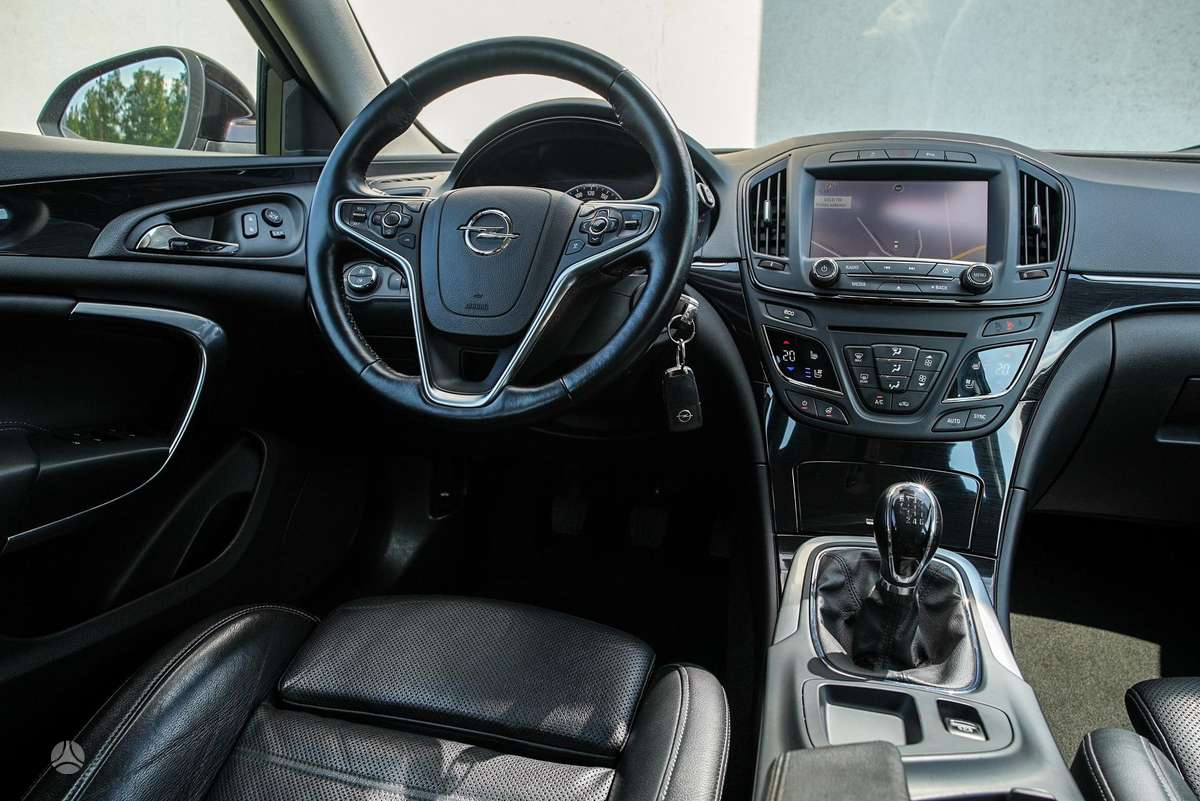 Opel Insignia 2014 — photo 17