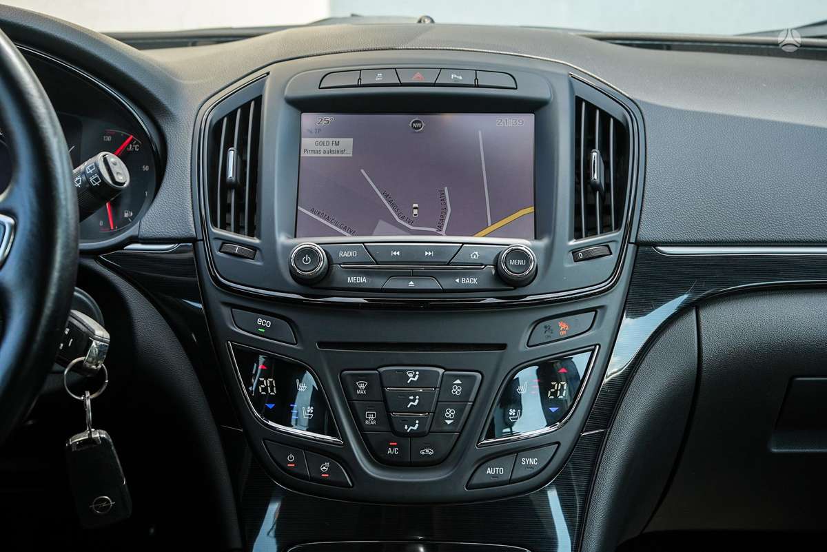 Opel Insignia 2014 — photo 19