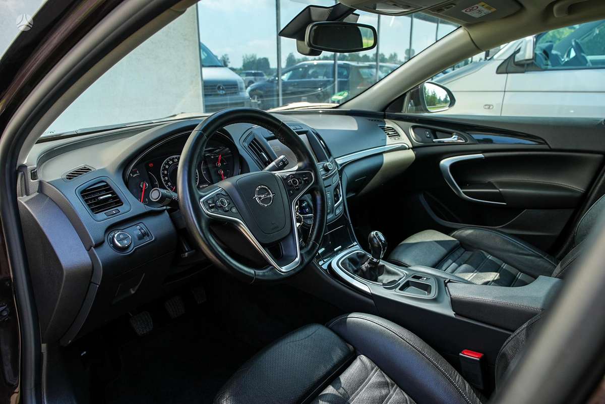 Opel Insignia 2014 — photo 25