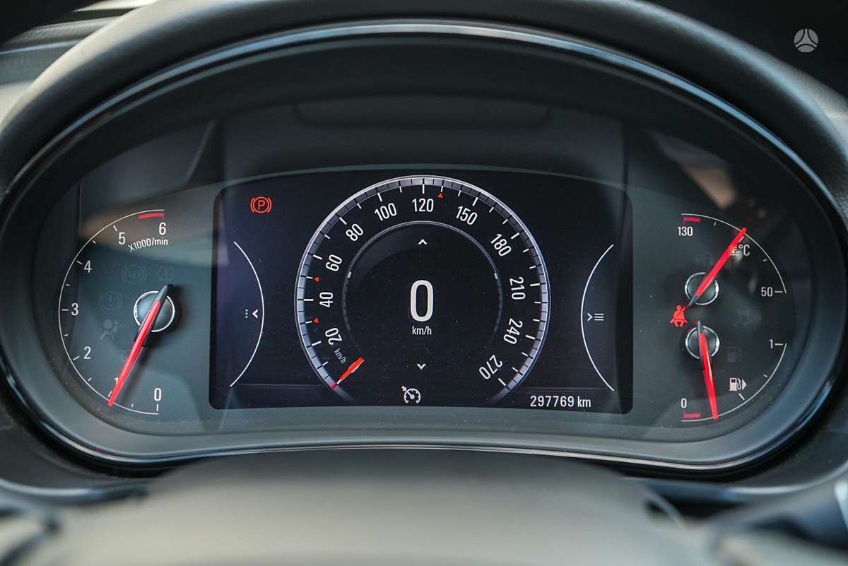 Opel Insignia 2014 — photo 27